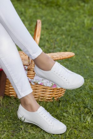 Women’s White Daily Shoes