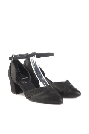 Women’s Black Classic Heeled Shoes