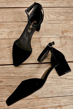 Women’s Black Heeled Shoes