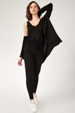 Women’s Black Cardigan Undershirt Pants Set
