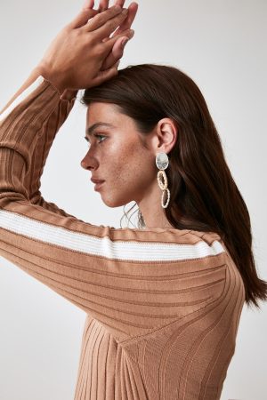 Women’s Beige Slit Detailed Sleeve Sweater