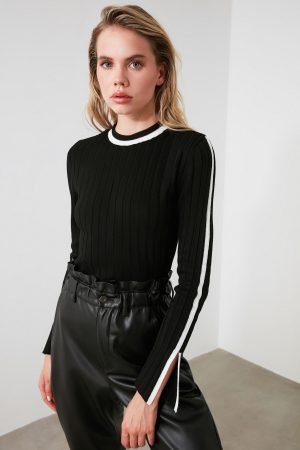 Women’s Black Slit Detailed Sleeve Sweater