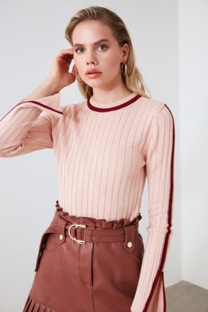 Women’s Rose Slit Detailed Sleeve Sweater