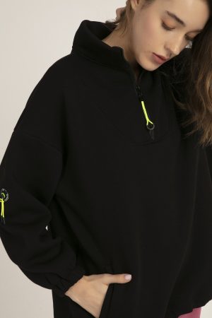 Women’s Black Raised Oversize Sweatshirt