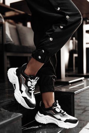 Women’s Black White Sneaker