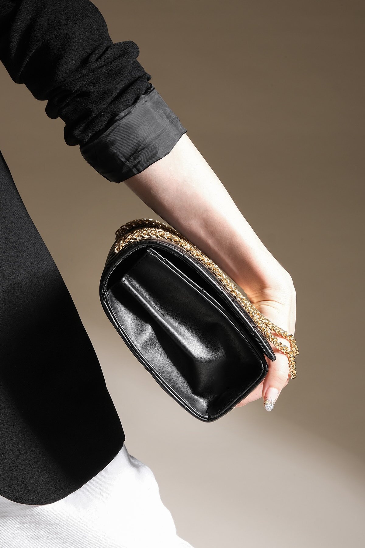 Women's Gold Color Chain Black Shoulder Bag - Beren Store